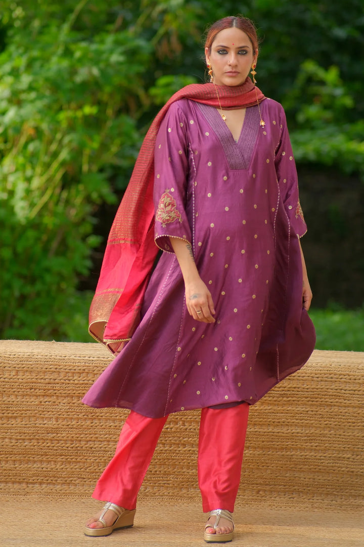 Brocade silk kurta W sleeve handwork W contrast dupatta & contrast pants