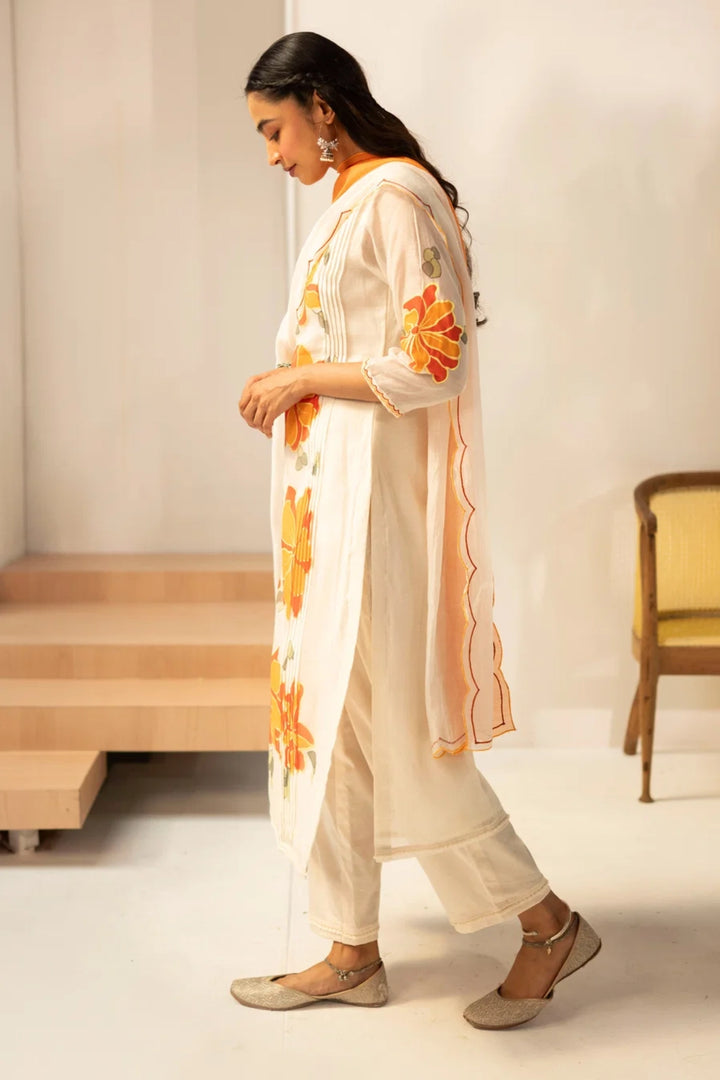 Zoya Mul Chanderi Kurta Set in Off-White