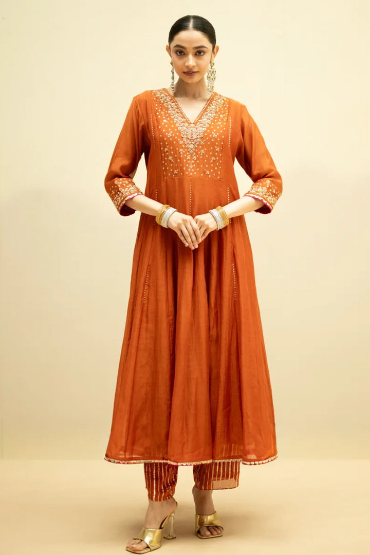Taarini Mul Chanderi Anarkali Set