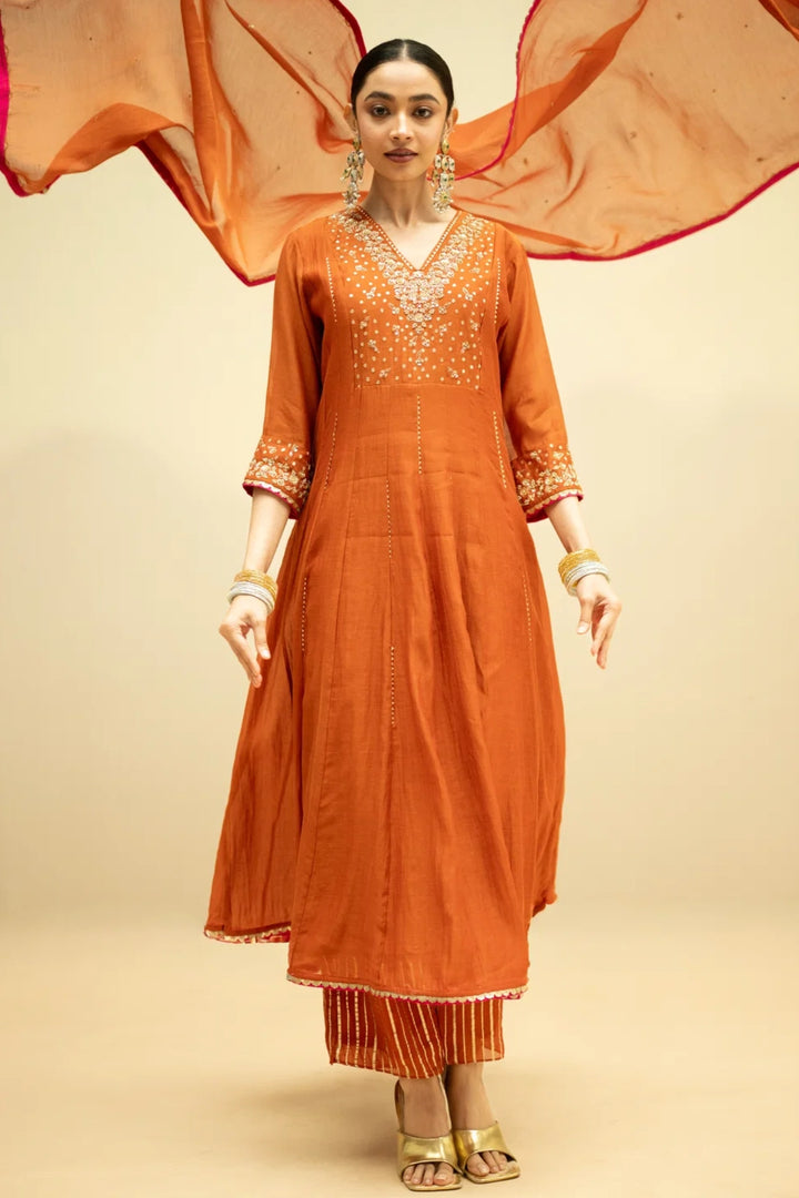 Taarini Mul Chanderi Anarkali Set