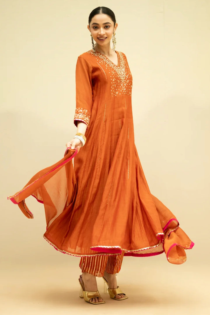 Taarini Mul Chanderi Anarkali Set