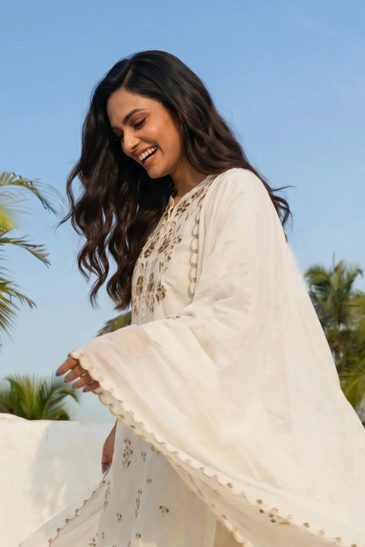 Noorani Thread Embroidered Kurta Set