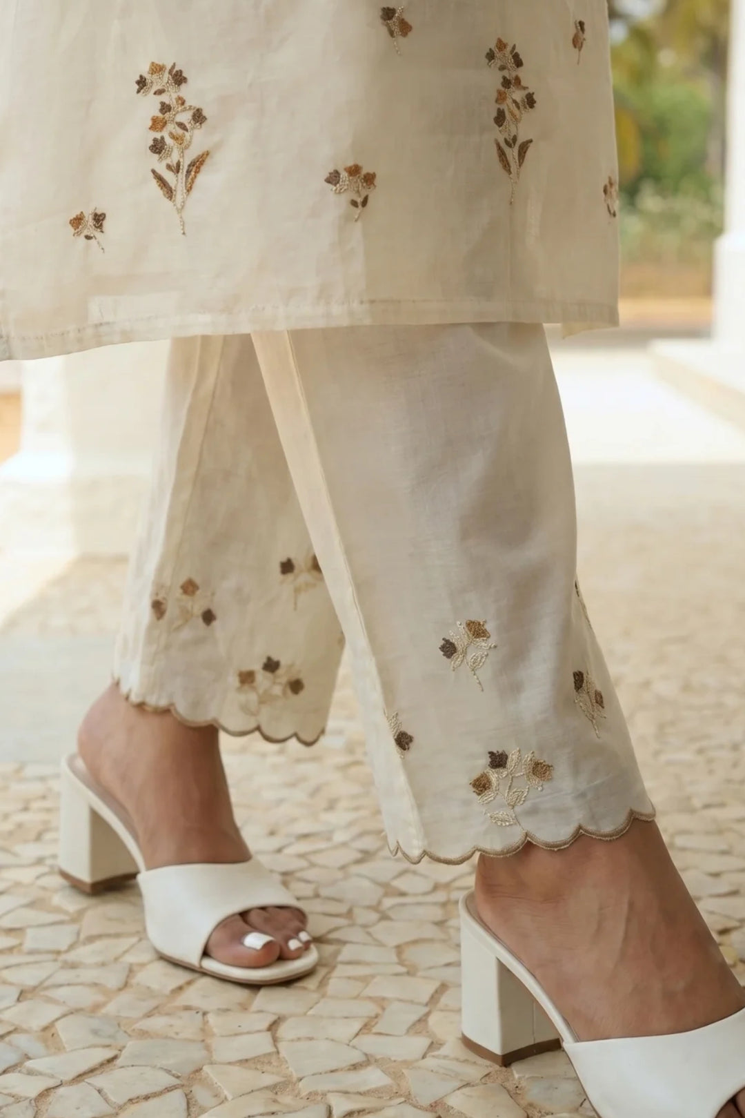 Noorani Thread Embroidered Kurta Set