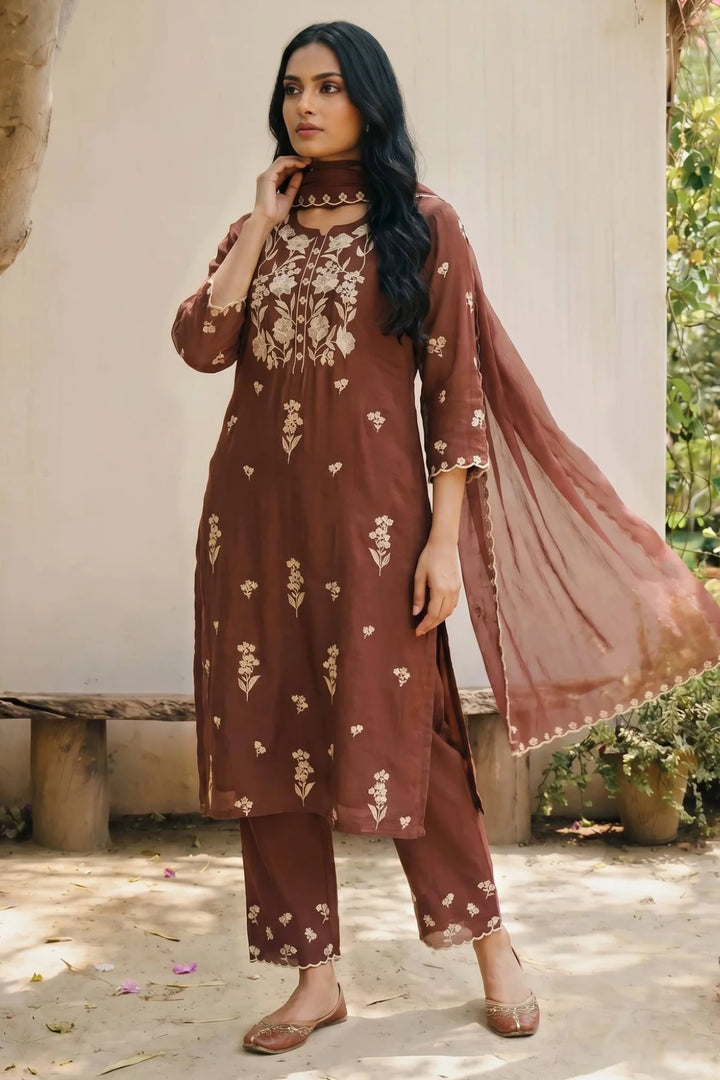 Noorani Thread Embroidered Kurta Set