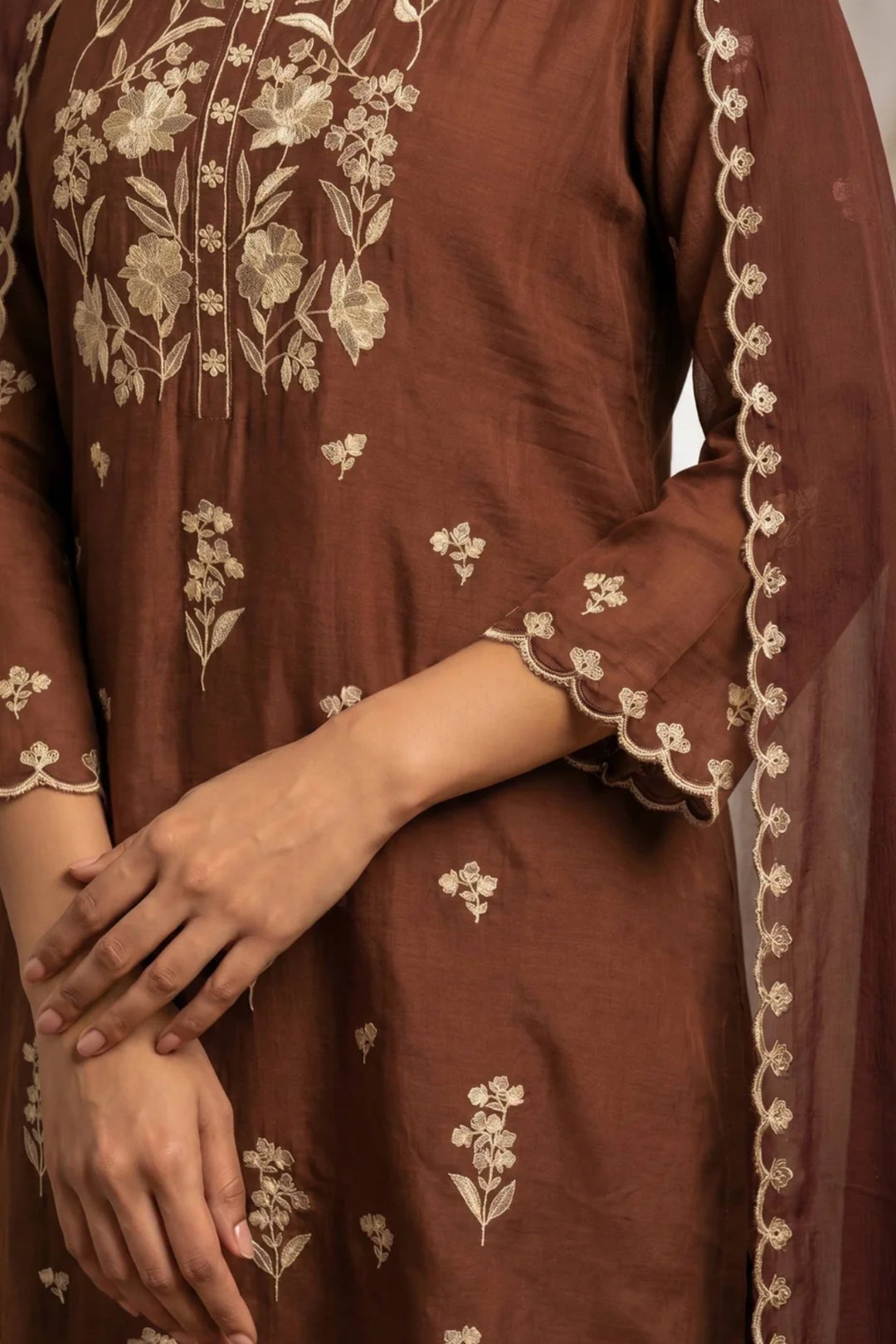 Noorani Thread Embroidered Kurta Set