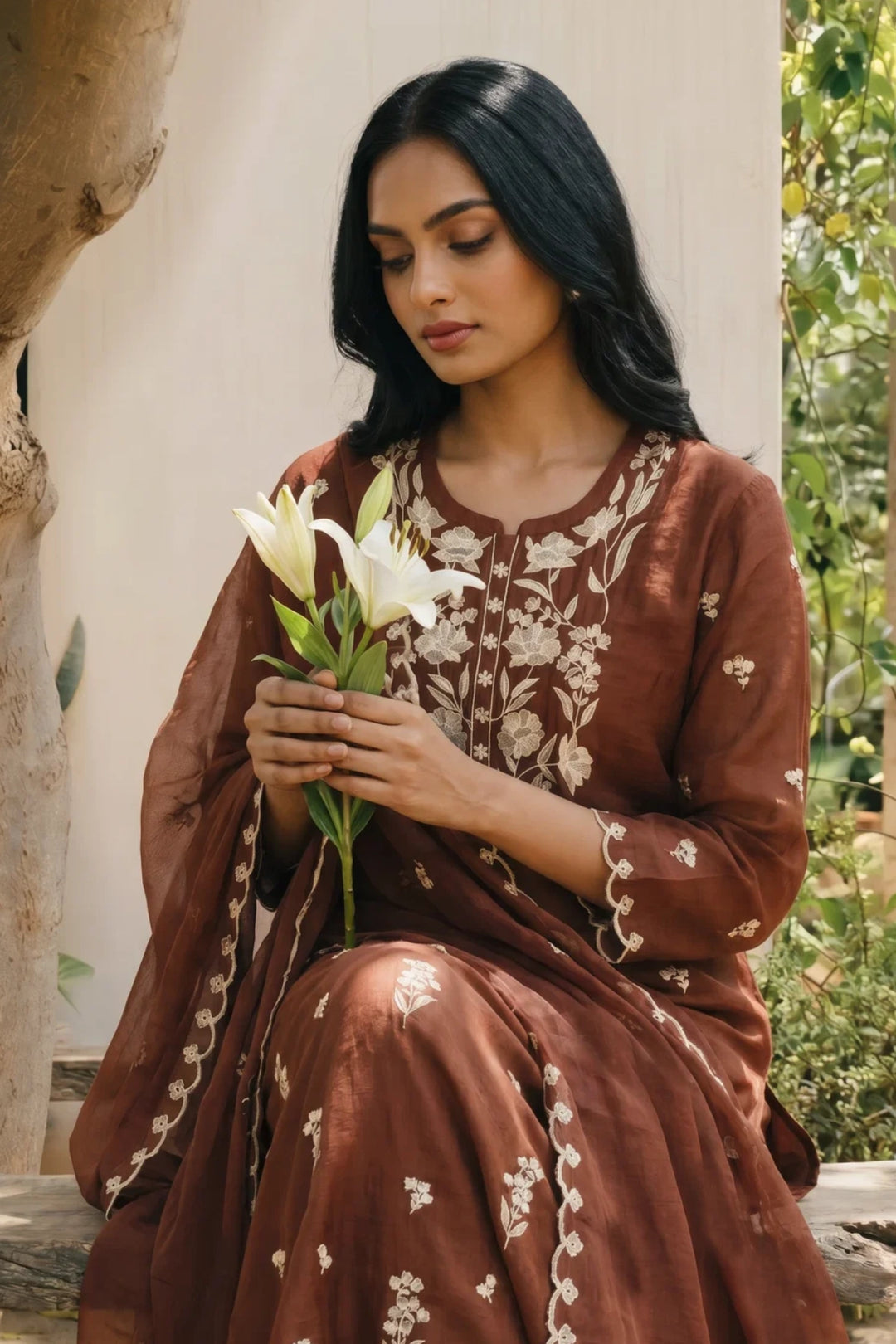Noorani Thread Embroidered Kurta Set