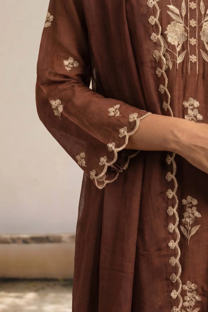 Noorani Thread Embroidered Kurta Set