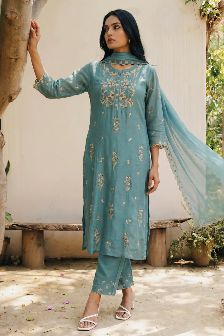 Noorani Thread Embroidered Kurta Set