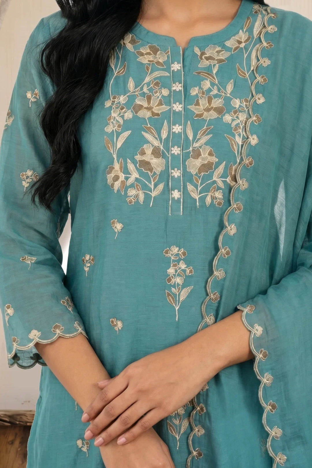 Noorani Thread Embroidered Kurta Set