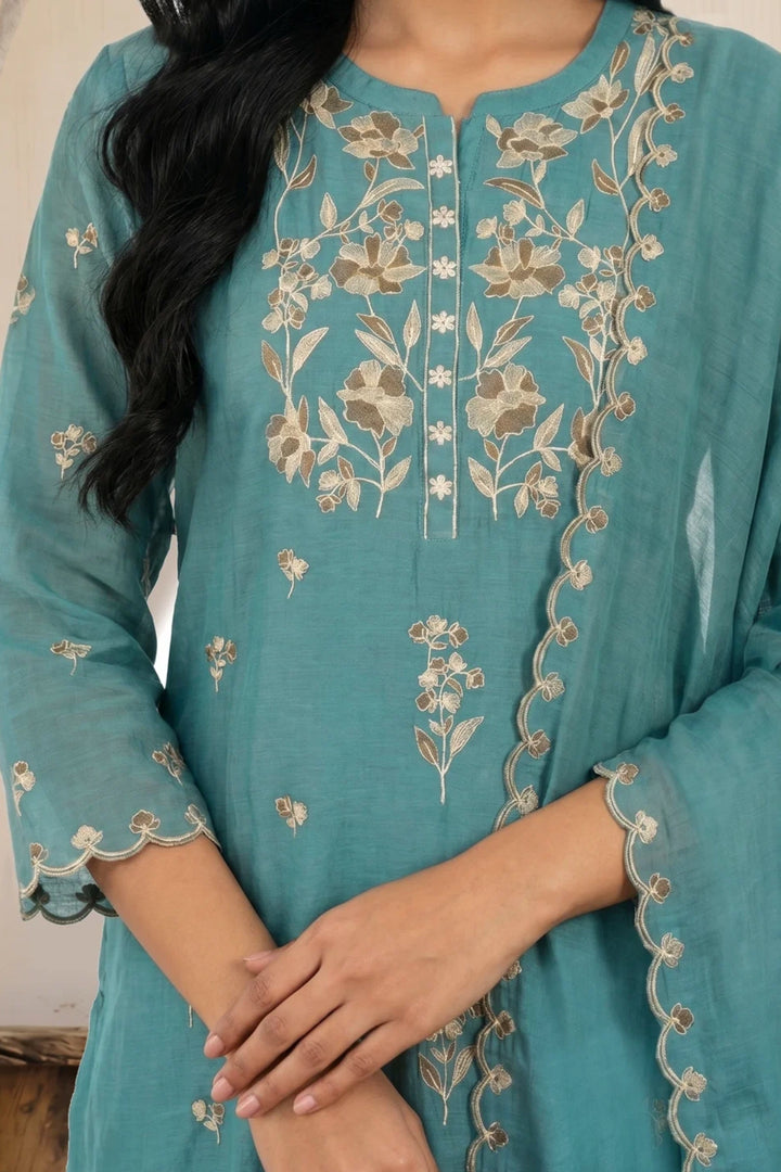 Noorani Thread Embroidered Kurta Set