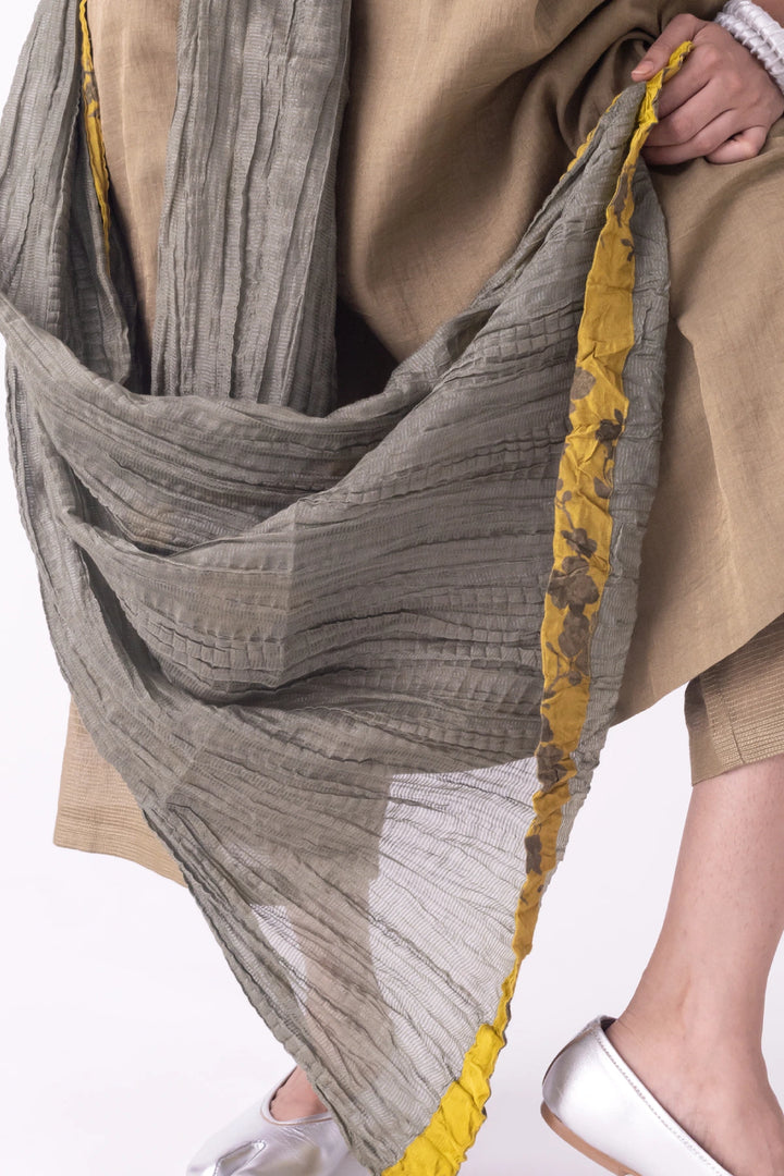 Rakta Dupatta
