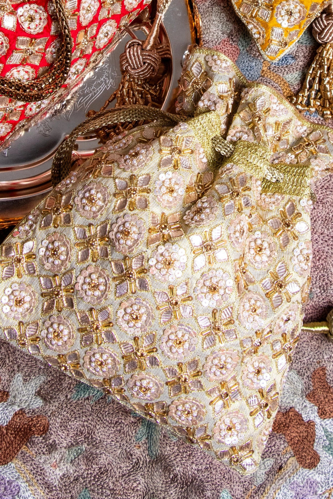 Noor Gold