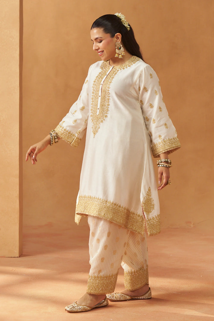 Zeenal Daisy Ivory A-Line Kaaftan with Salwar with Dupatta
