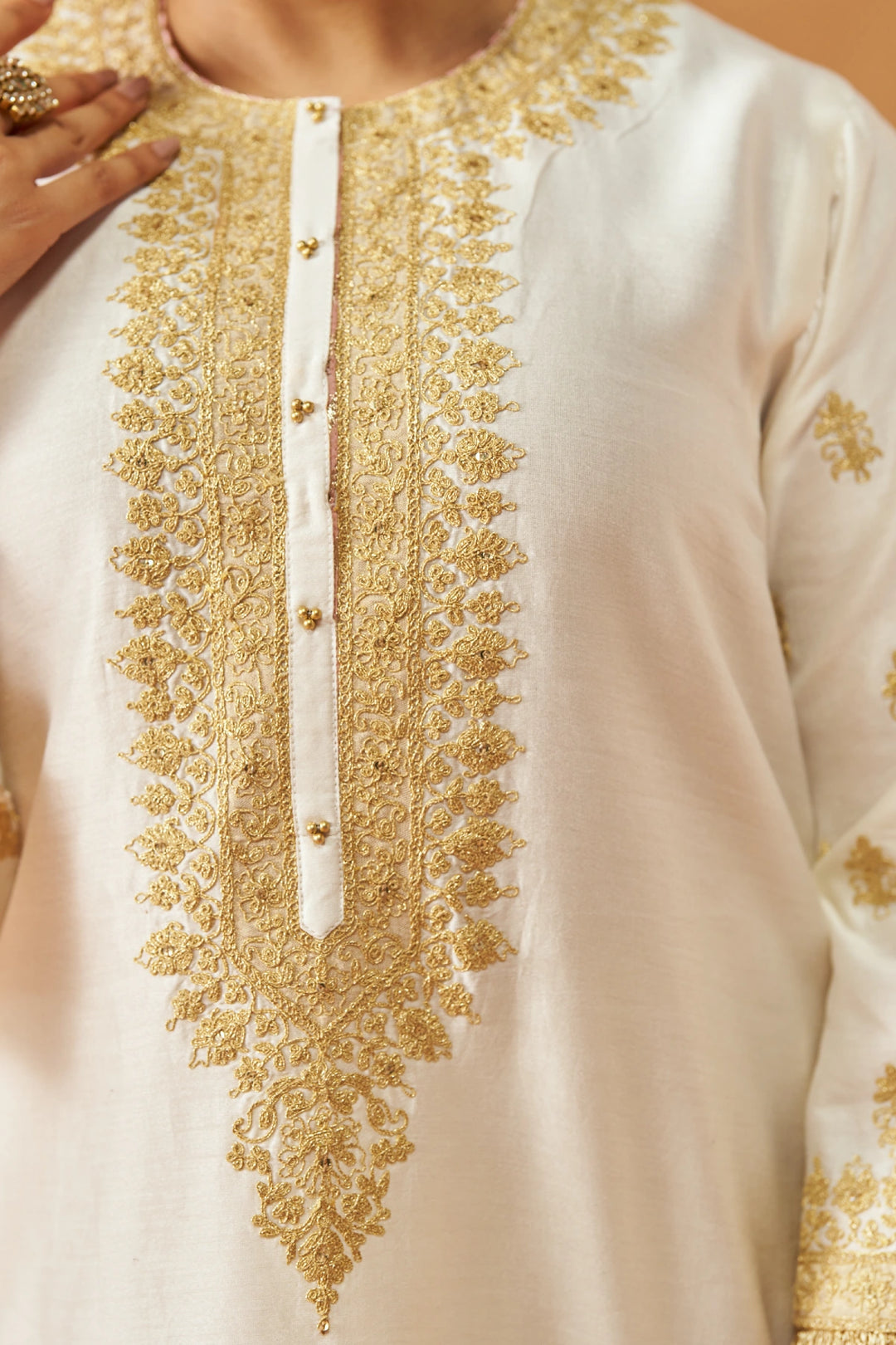 Zeenal Daisy Ivory A-Line Kaaftan with Salwar with Dupatta