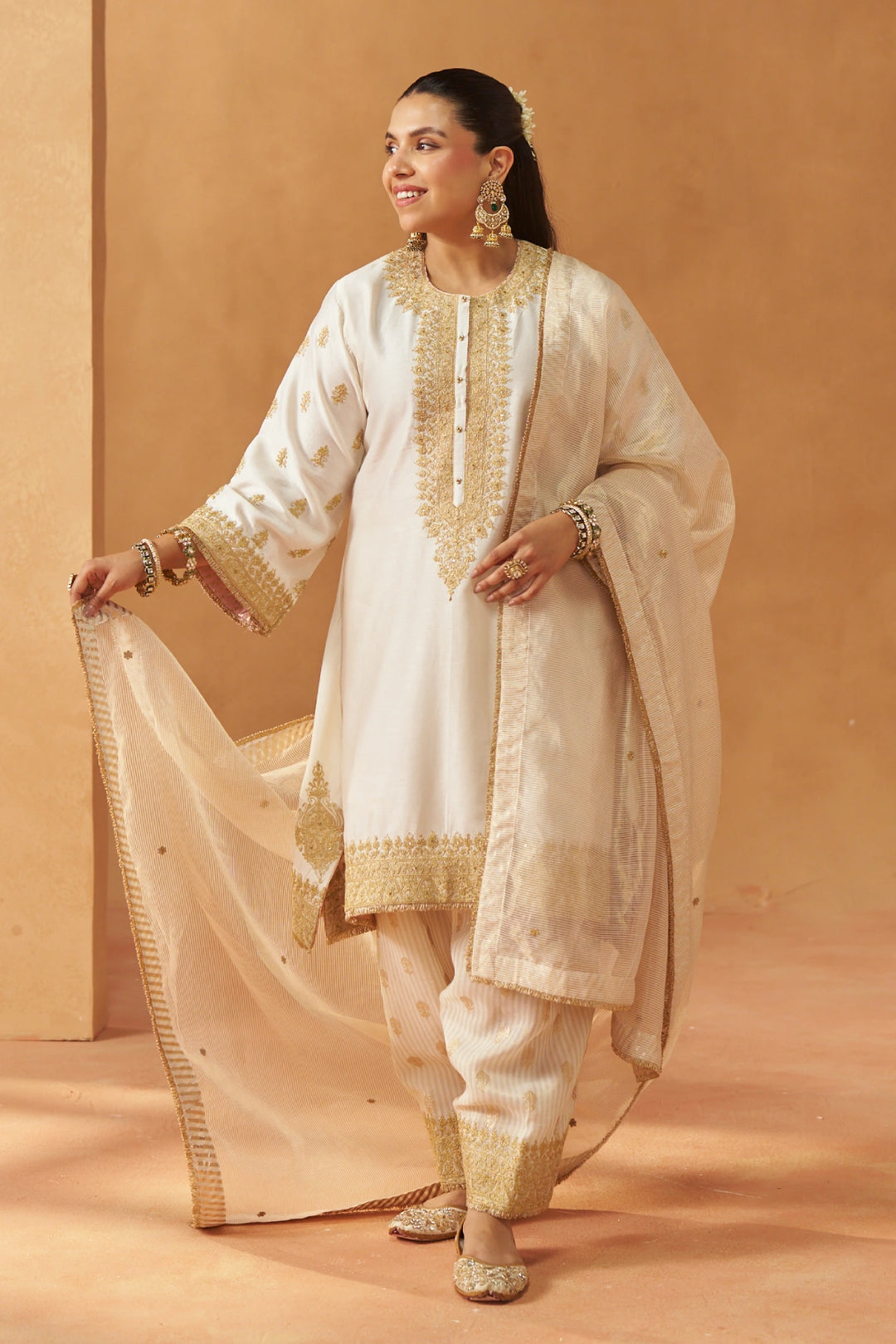 Zeenal Daisy Ivory A-Line Kaaftan with Salwar with Dupatta