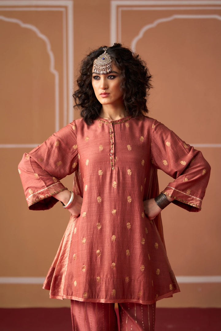 Charu Kurta