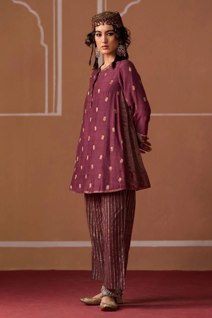 Oorja Kurta