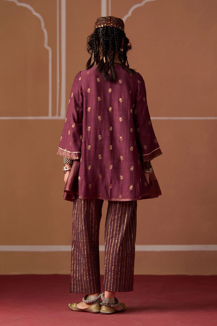 Oorja Kurta
