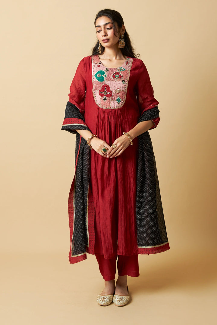 Kumkum Embroidered Kurta Set - Set of 3