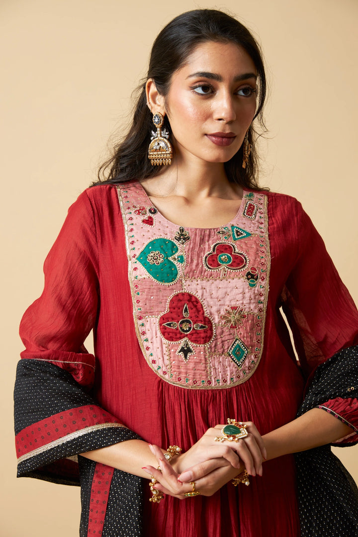 Kumkum Embroidered Kurta Set - Set of 3