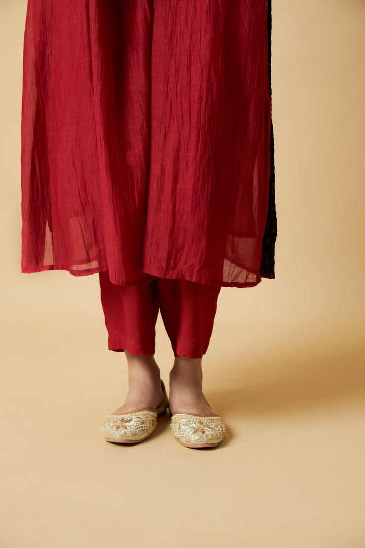 Kumkum Embroidered Kurta Set - Set of 3
