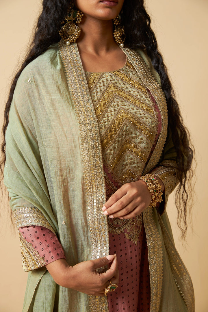 Gulabi Ghoomar Embroidered Kurta Set - Set of 3