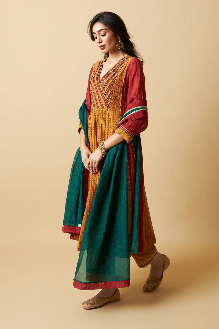 Rang Rasiya Embroidered Kurta Set - Set of 3