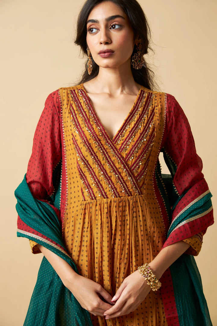 Rang Rasiya Embroidered Kurta Set - Set of 3