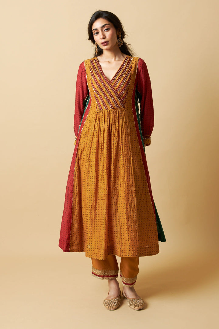 Rang Rasiya Embroidered Kurta Set - Set of 3