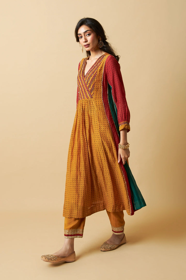 Rang Rasiya Embroidered Kurta Set - Set of 3