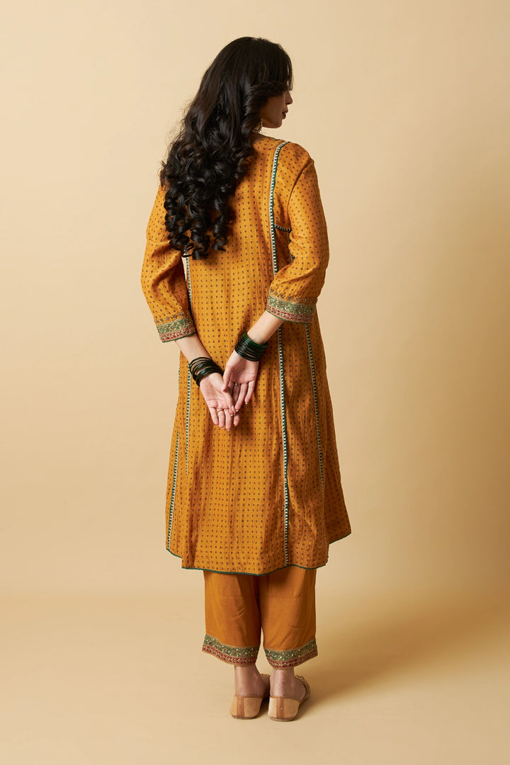 Peeli Pataka Embroidered Kurta Set - Set of 3