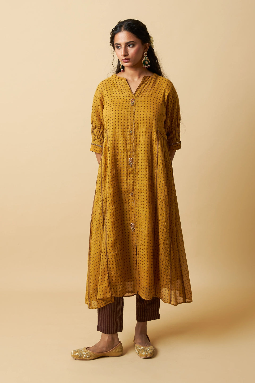 Sunehri Adaa Embroidered Co-ord Set- Set of 2