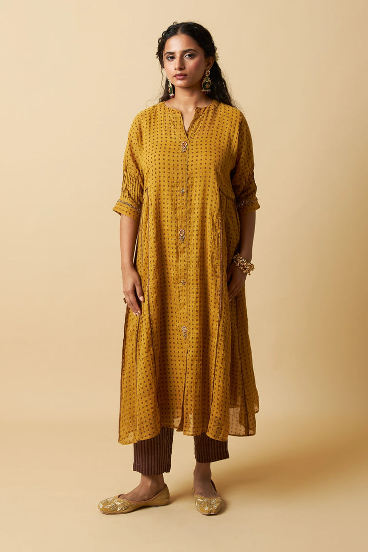 Sunehri Adaa Embroidered Co-ord Set- Set of 2