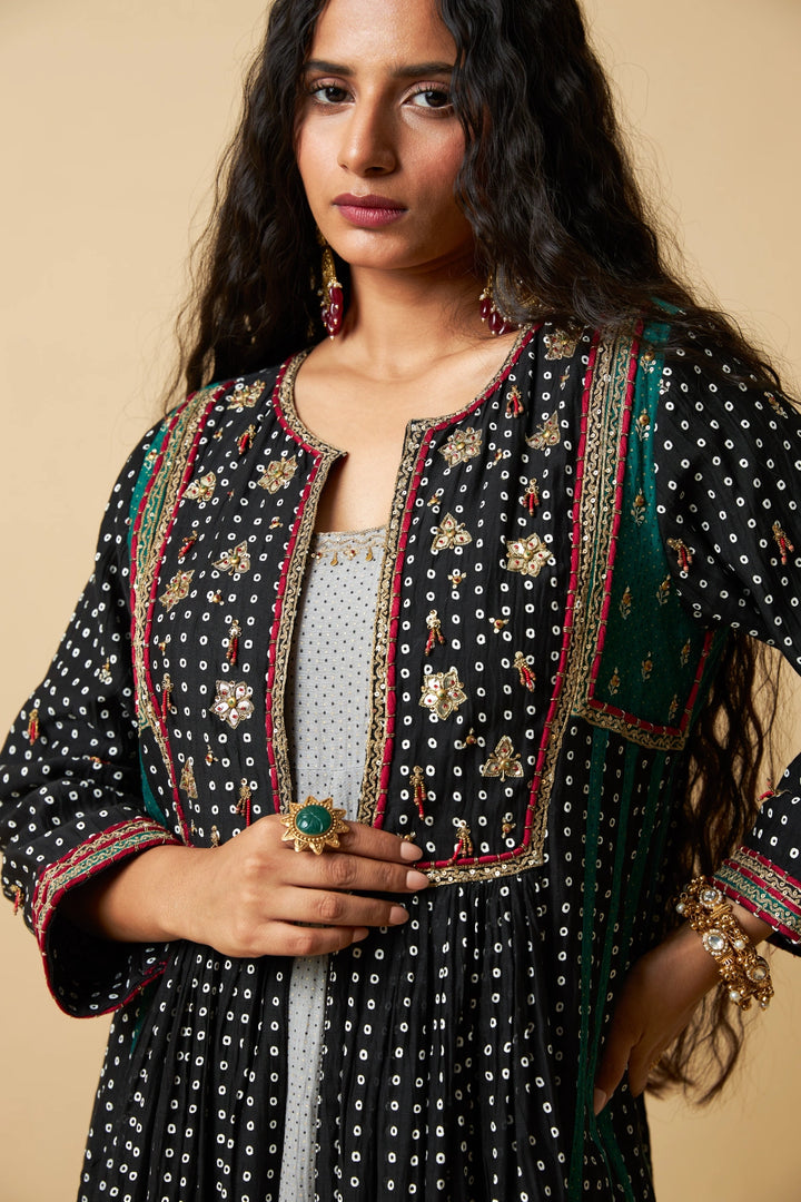 Chaand Raat Embroidered Kurta Set - Set of 3