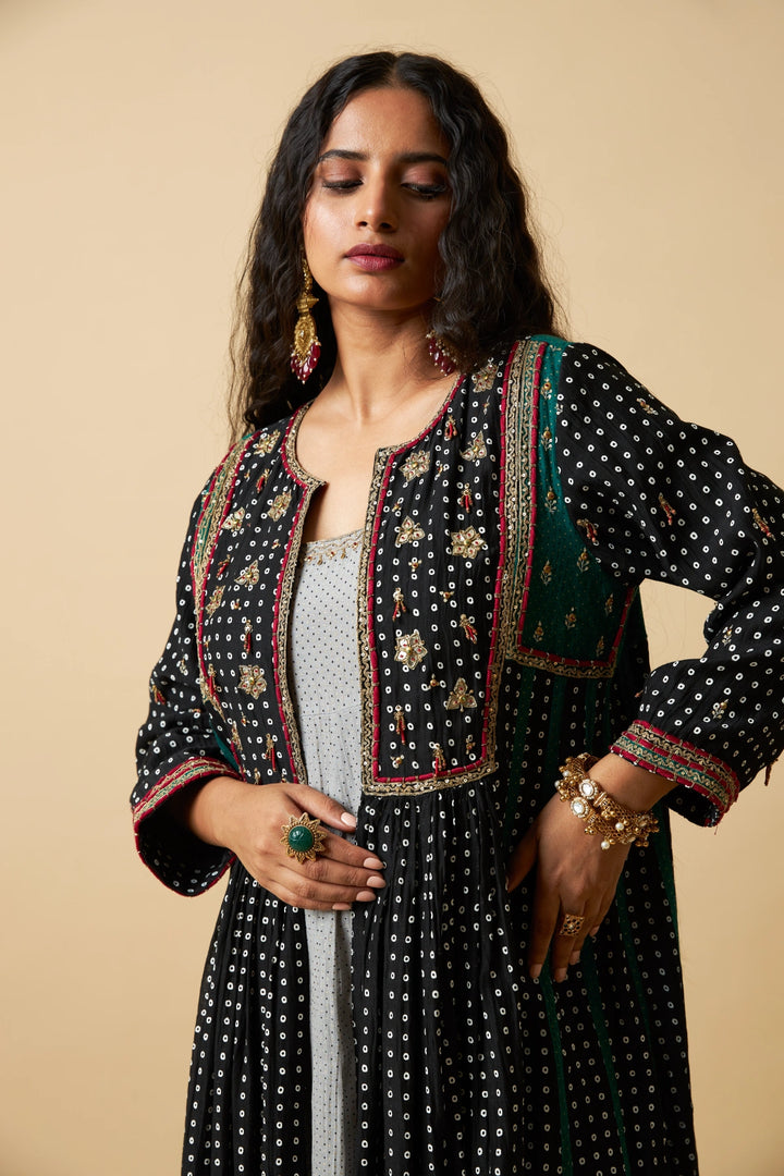 Chaand Raat Embroidered Kurta Set - Set of 3