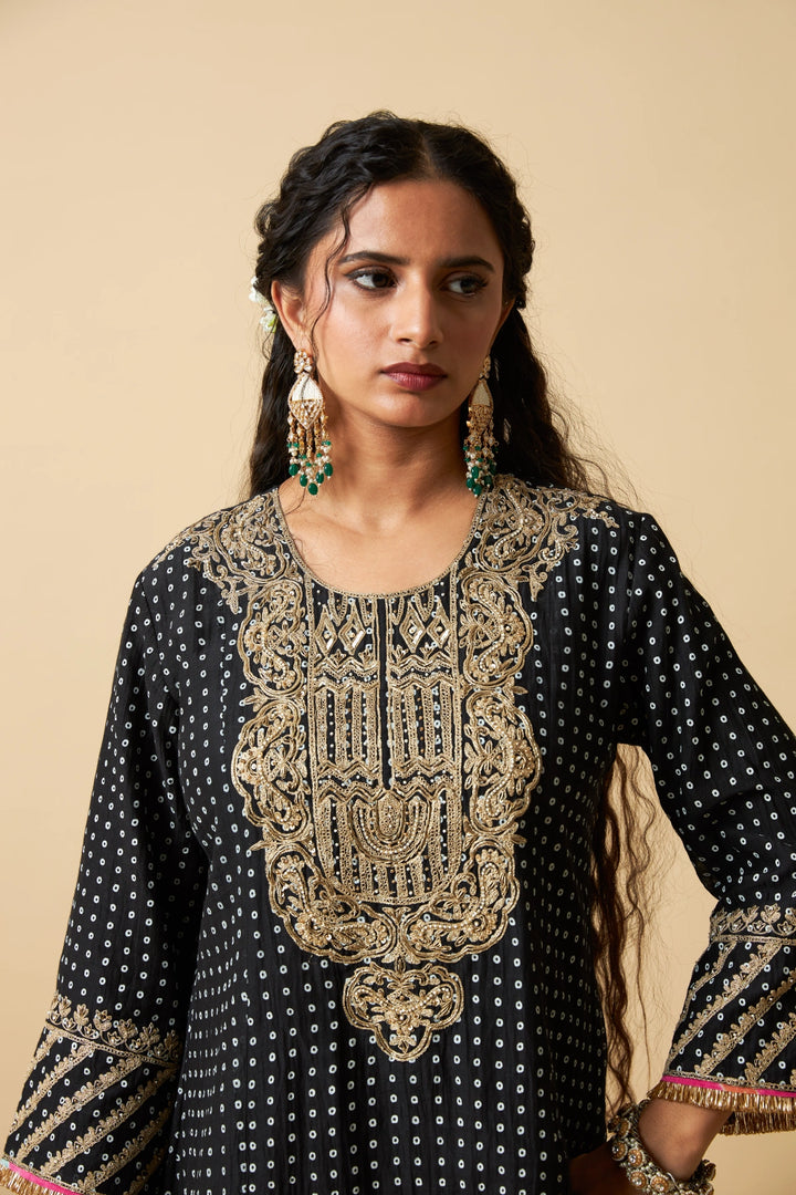 Kaali Rangili Embroidered Kurta Set - Set of 3