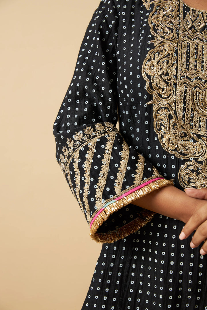 Kaali Rangili Embroidered Kurta Set - Set of 3