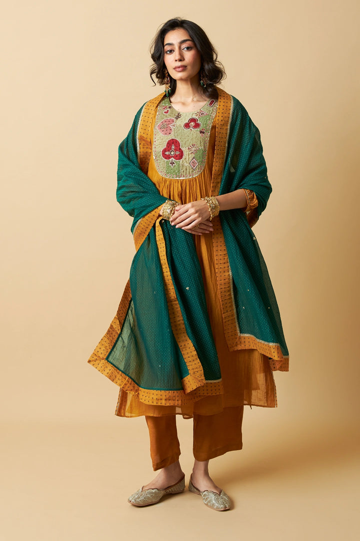 Genda Phool Embroidered Kurta Set - Set of 3