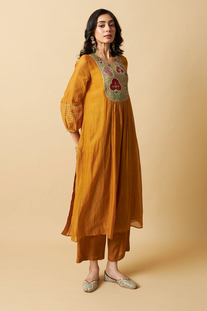 Genda Phool Embroidered Kurta Set - Set of 3