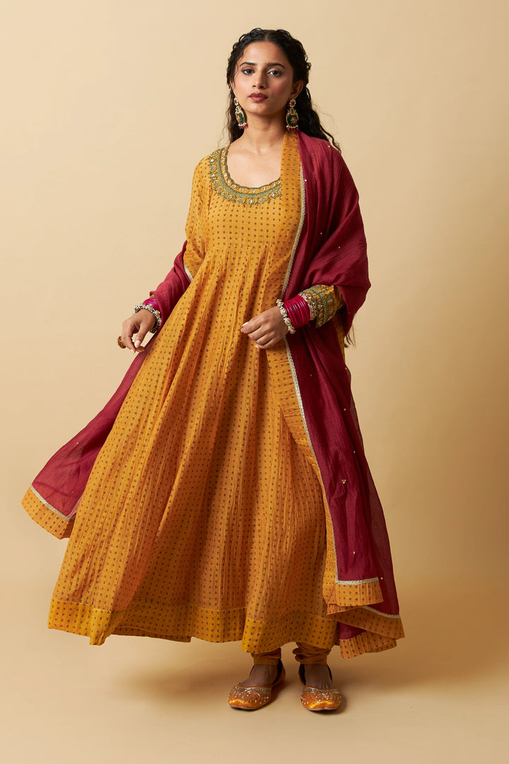 Madhubala Embroidered Kurta Set - Set of 3