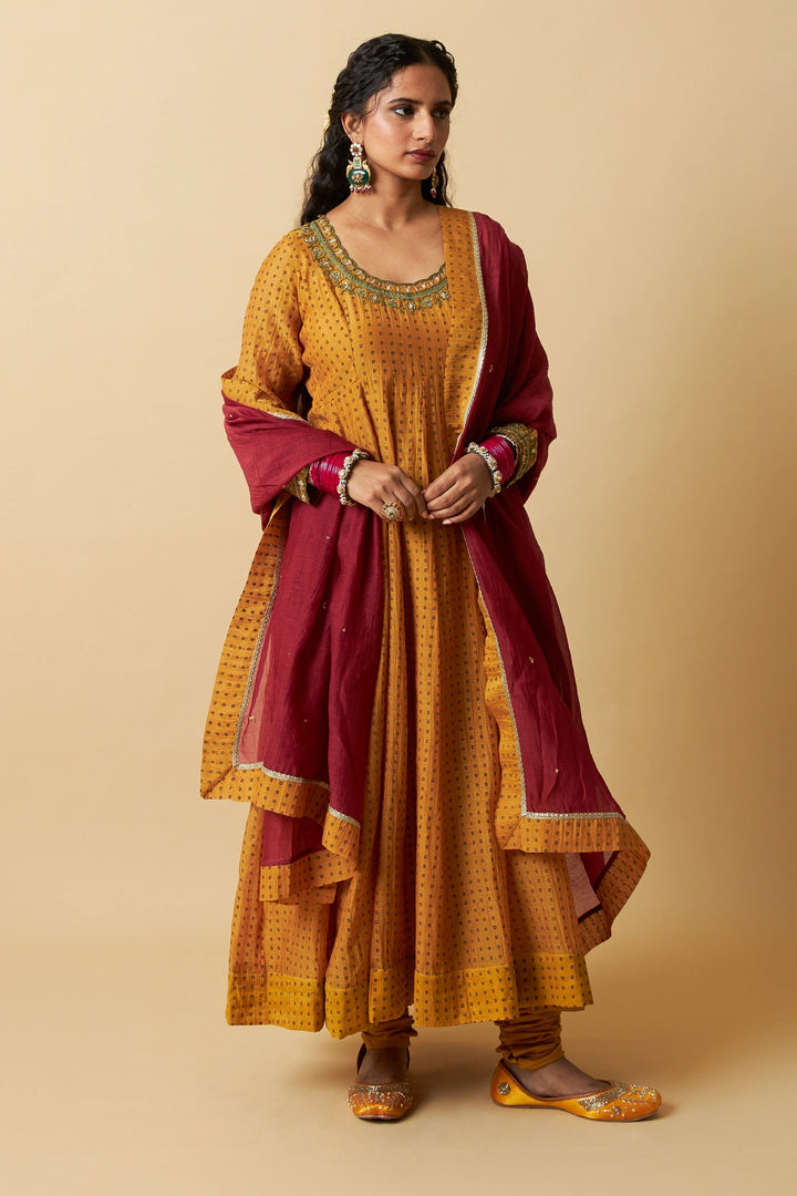 Madhubala Embroidered Kurta Set - Set of 3