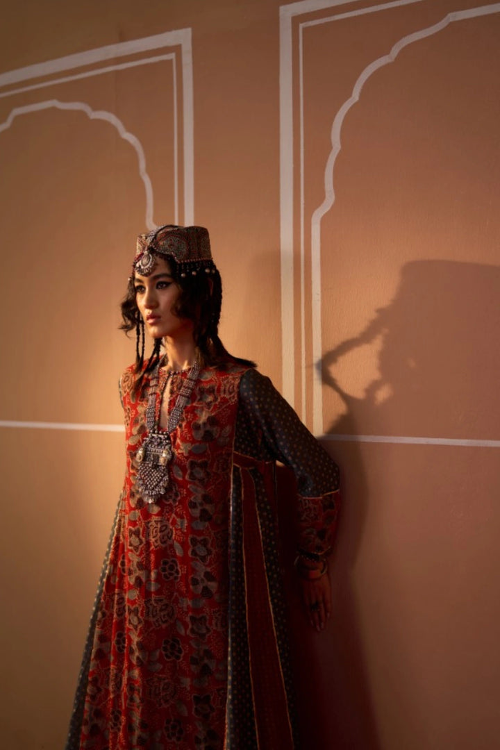 Arohi Kurti