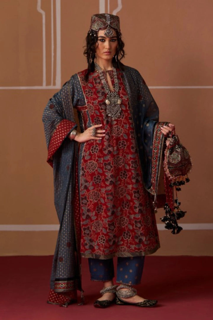 Arohi Kurti
