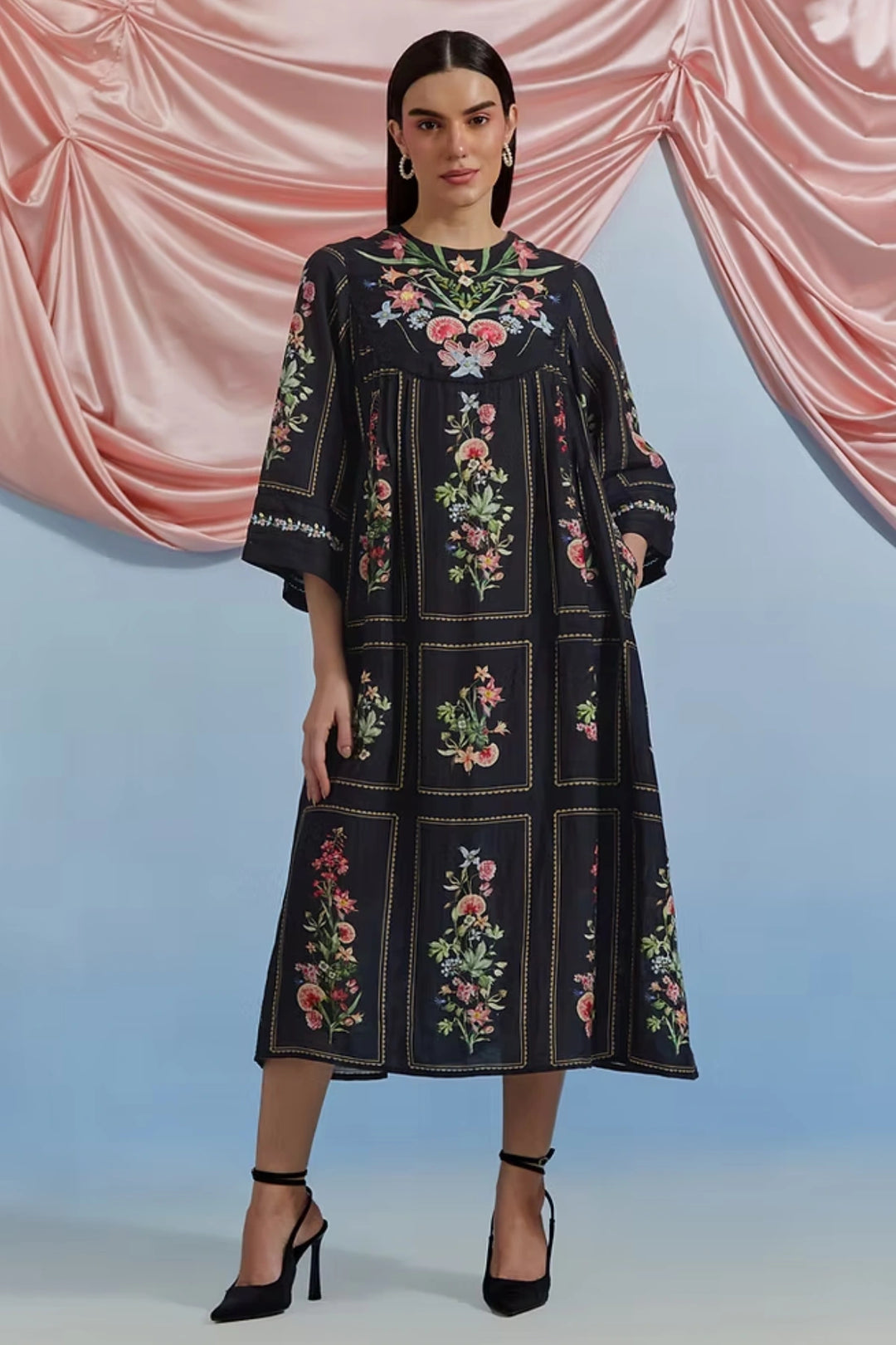 Bouquet Pleated Kurta - Black