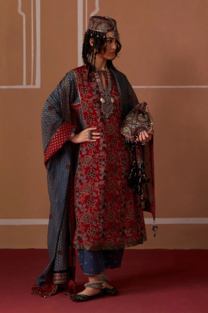 Arohi Kurti