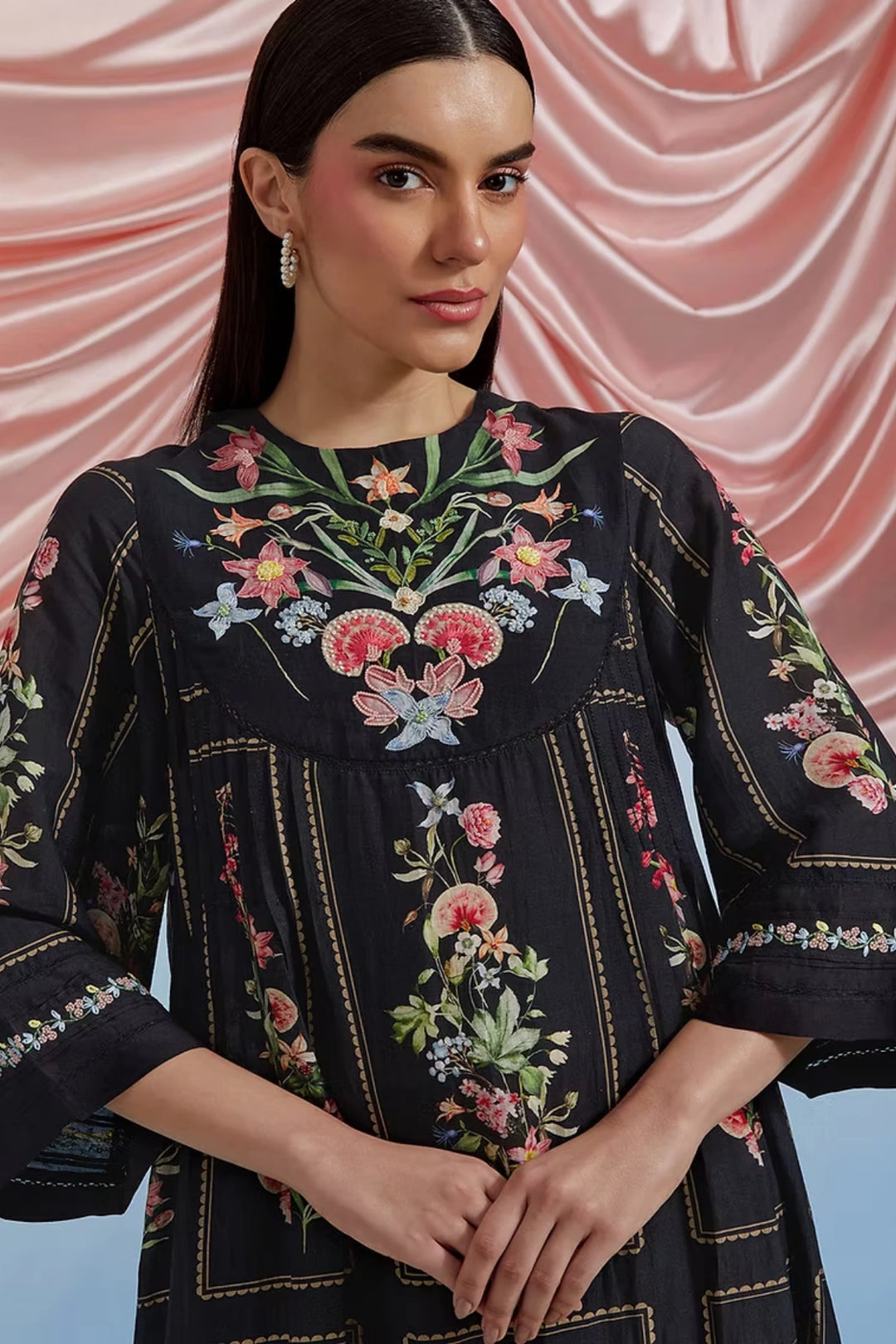 Bouquet Pleated Kurta - Black