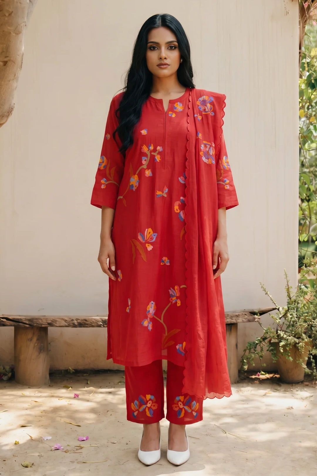 Aab Multicolored Thread Embroidered Kurta Set