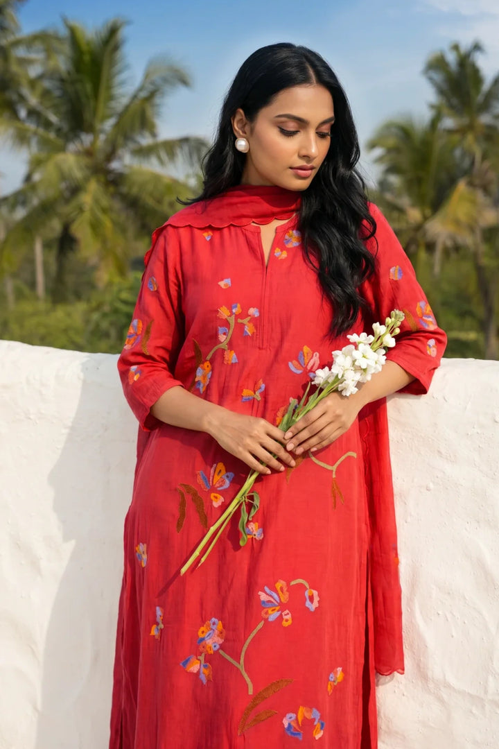 Aab Multicolored Thread Embroidered Kurta Set