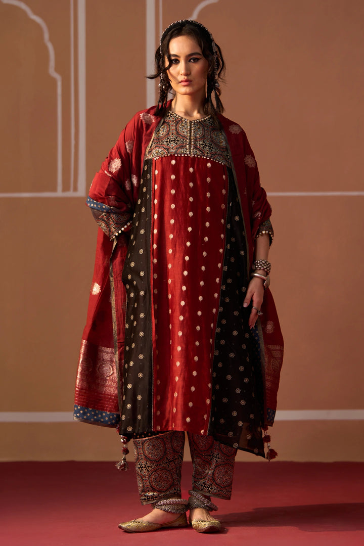 Aditi Kurta