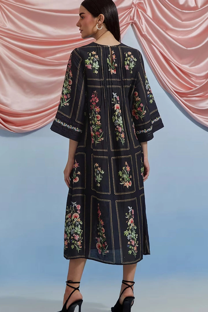 Bouquet Pleated Kurta - Black